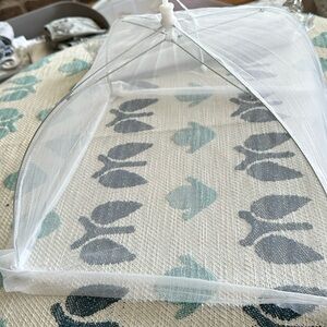 6 Outdoor food protectors